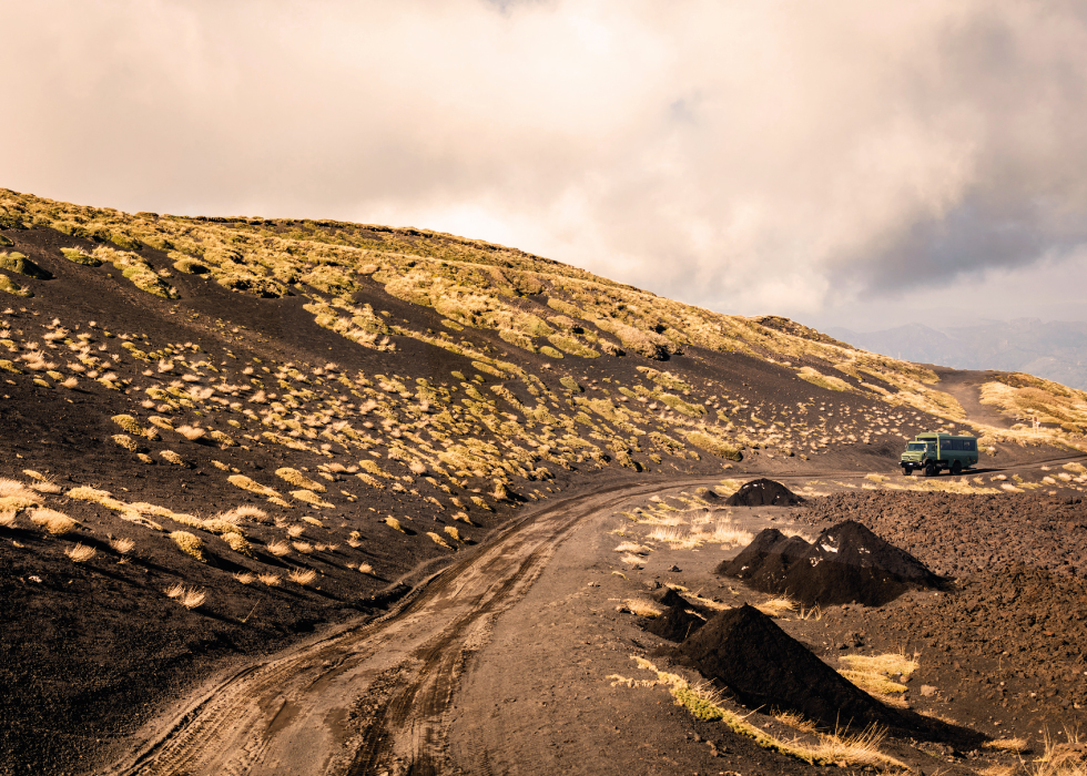 jeep 4x4 on etna